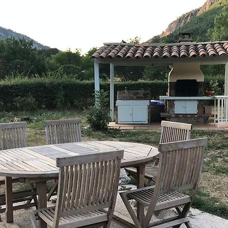 La Maison Des Pins แซ็งต์-จูเลียง-ดู-แวร์ดง ภายนอก รูปภาพ